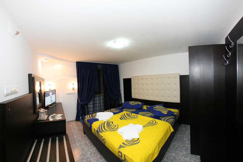 Pensiunea El Plazza Baile Herculane Bilik gambar